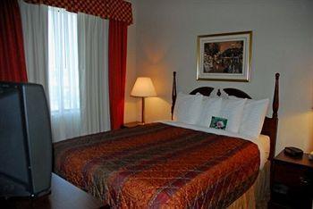 Chisholm Suite Hotel Duncan Exteriör bild