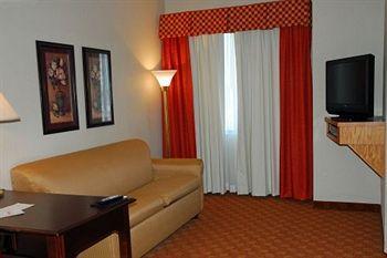 Chisholm Suite Hotel Duncan Exteriör bild
