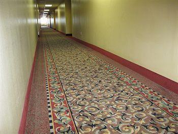 Chisholm Suite Hotel Duncan Exteriör bild