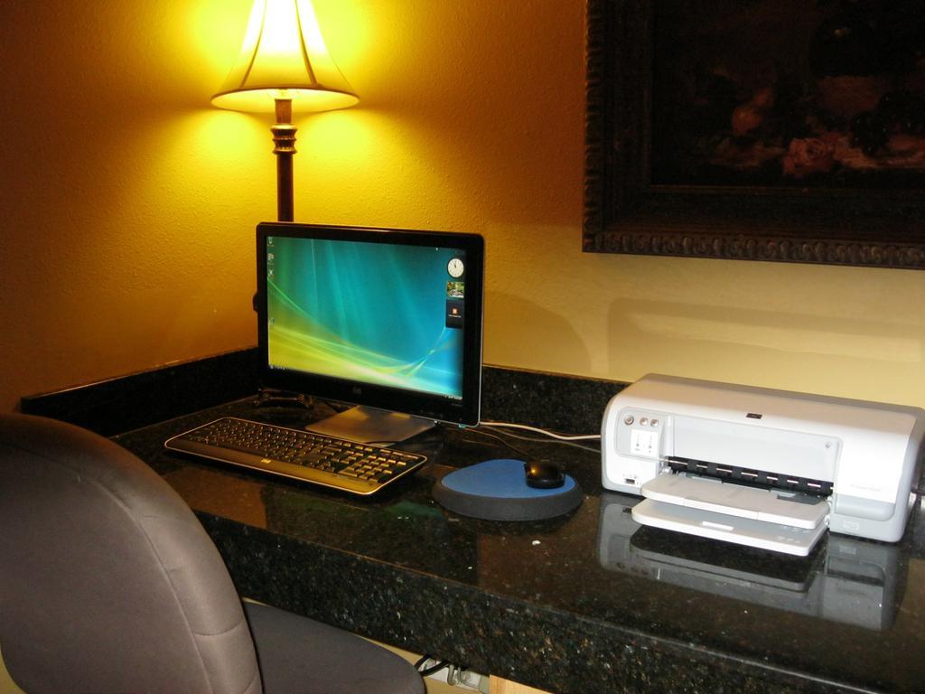 Chisholm Suite Hotel Duncan Rum bild